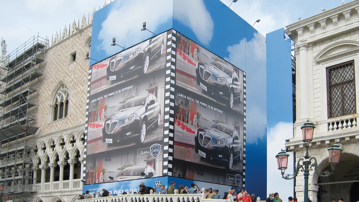 soldagem de tecido em malha de vinil para construção de outdoors em prédios