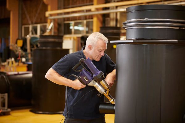 Soldagem de chapas PP e PE com extrusora Weldy Booster EX2