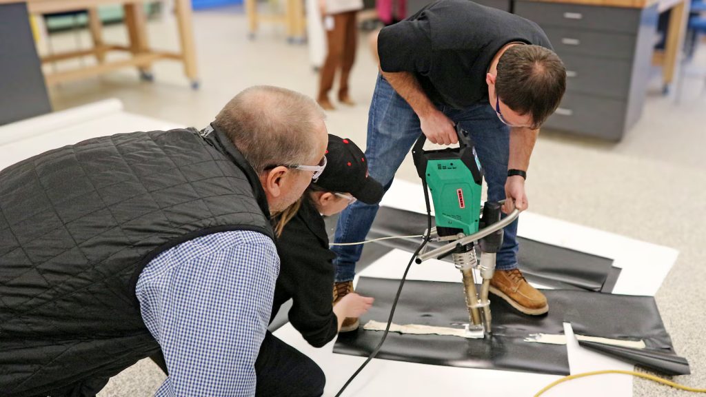 Extrusora Leister WELDPLAST 605 para Geomembranas